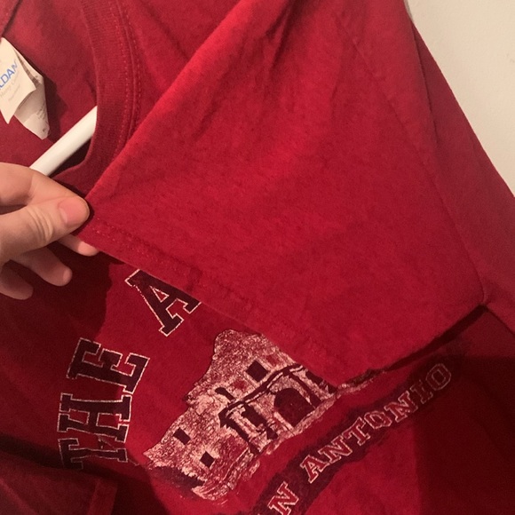 Fabulous San Antonio The Alamo Textured Bright Red Tshirt SZ XL - Picture 5 of 6